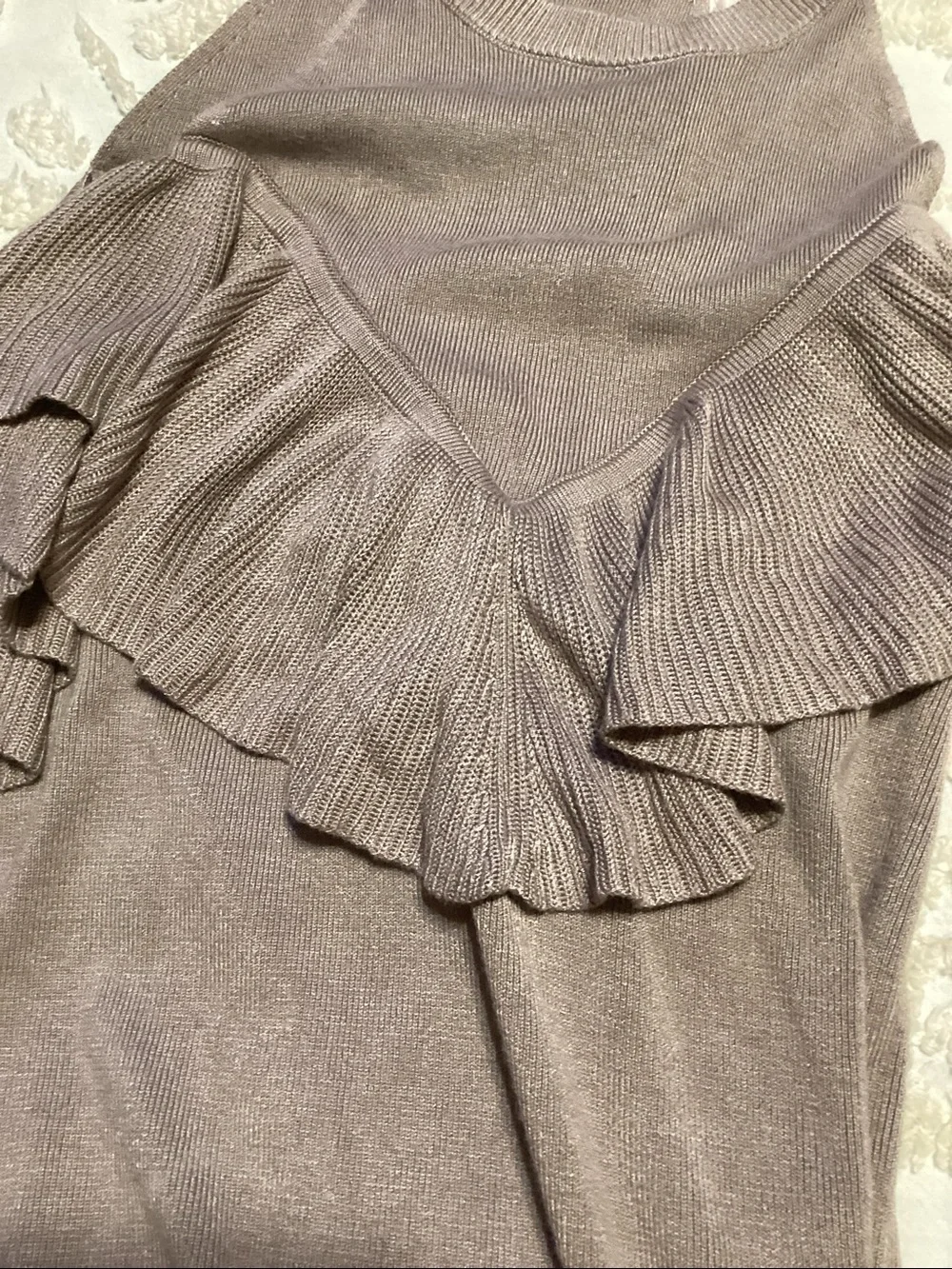 Express Ruffle Cold-Shoulder Top - Picture 5 of 5